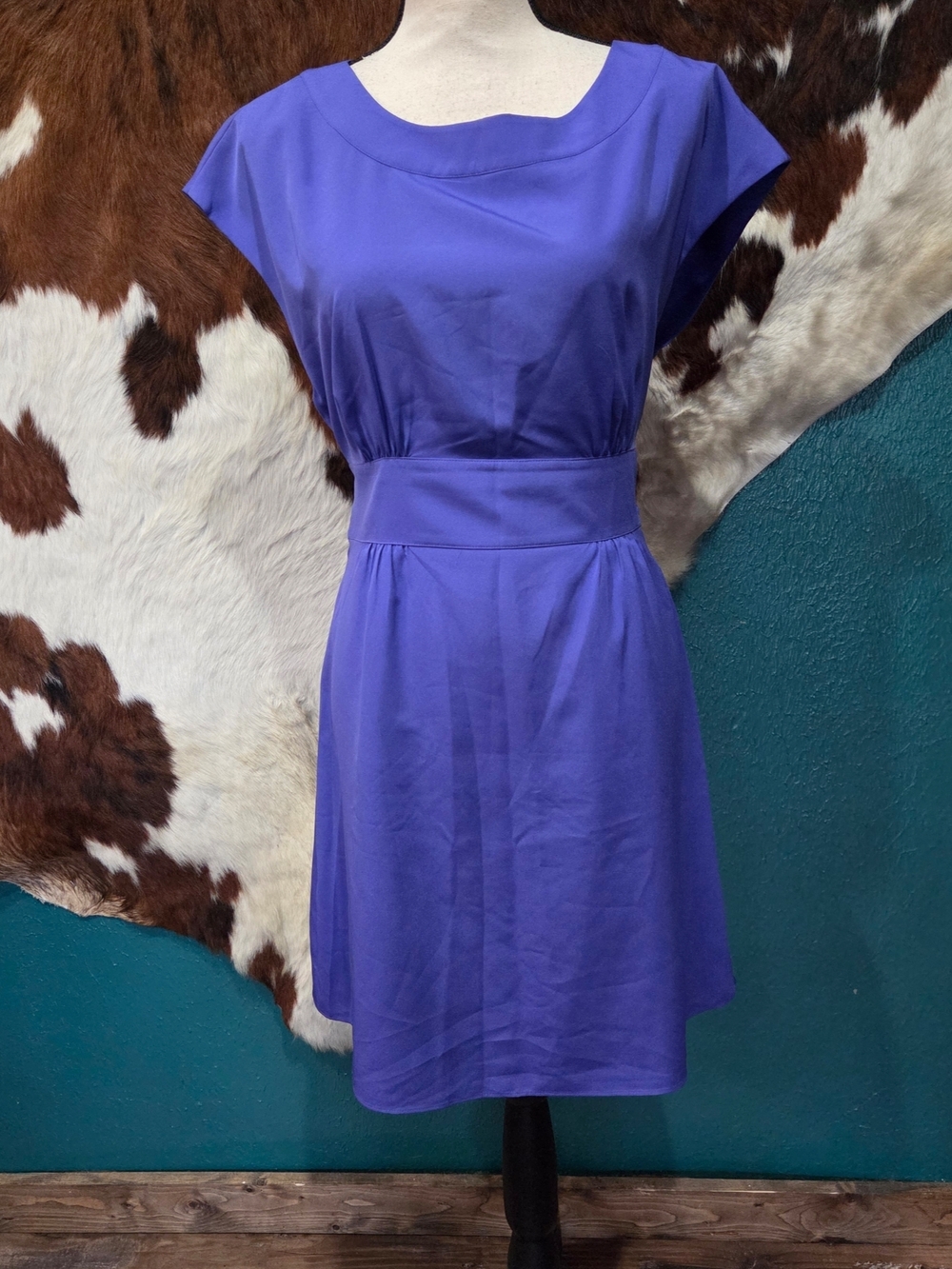 Gianni Bini Violet Midi Dress with Defined Waist